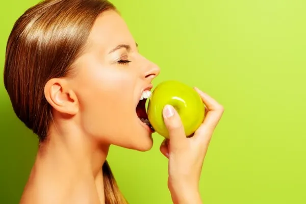 Femme pomme